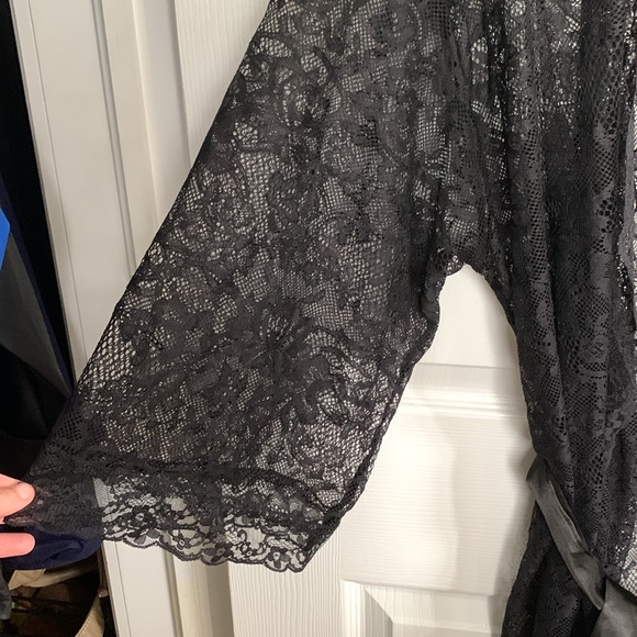 Lovehoney Plus Size Flaunt Me Floral Lace Robe Black One Size Queen - Picture 7 of 13